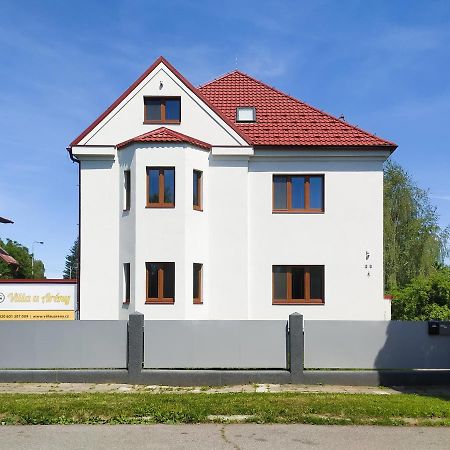 Villa U Areny Ostrava Luaran gambar