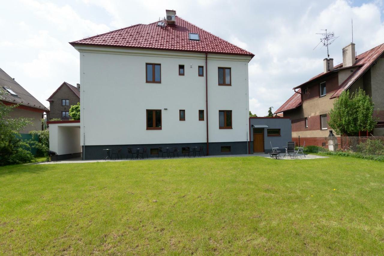 Villa U Areny Ostrava Luaran gambar